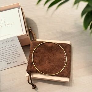 NIB Tiny Tags x Madi Nelson Classic Gold Vermeil Bangle Bracelet, Size M/L